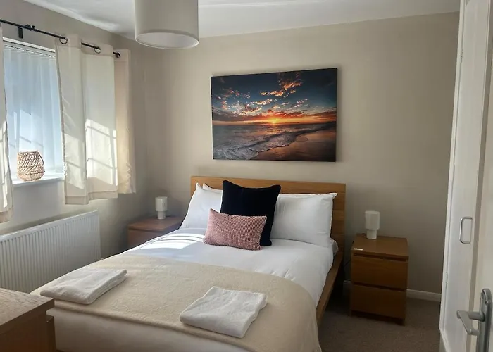 The Canal House Summer Getaway City Centre Cardiff Bay With Parking