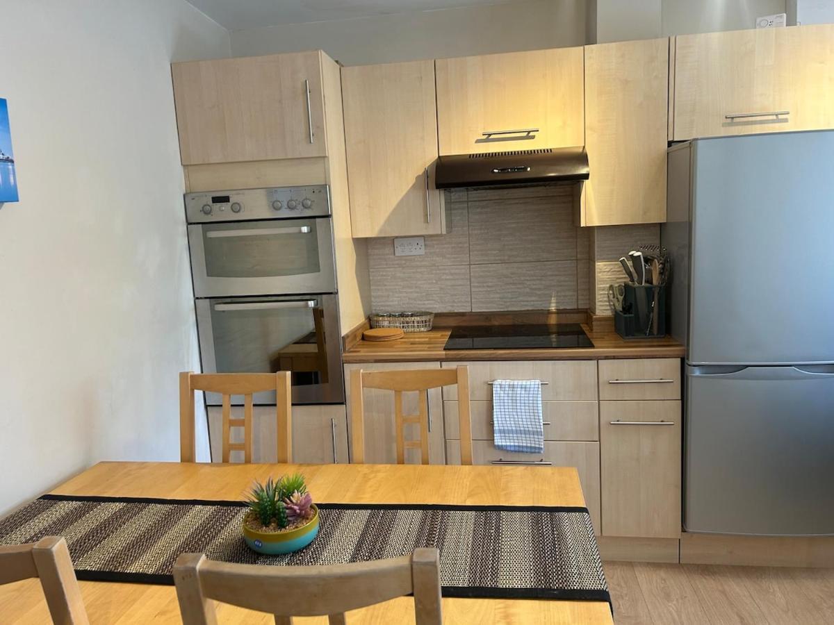 The Canal House Summer Getaway Centre Bay With Parking Cardiff