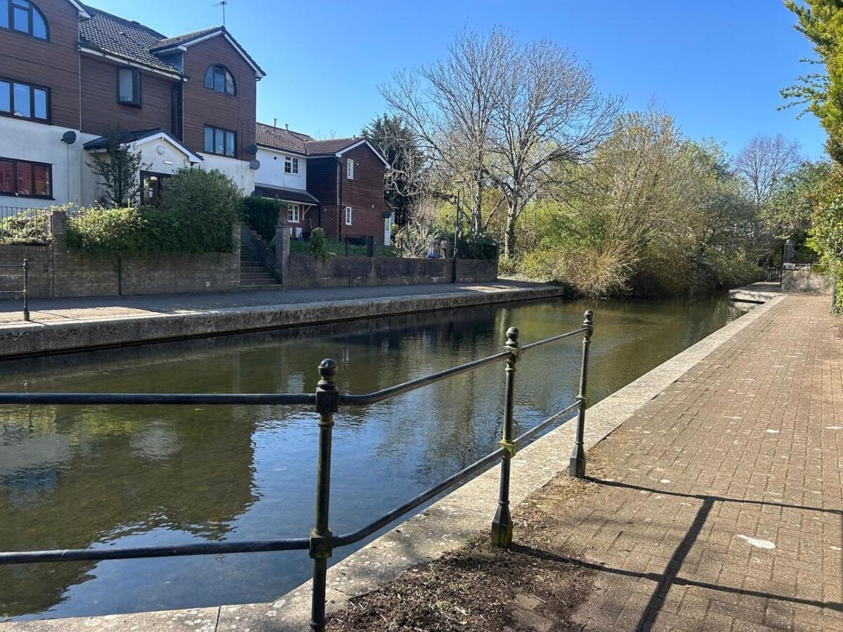 The Canal House Summer Getaway Centre Bay With Parking * Cardiff
