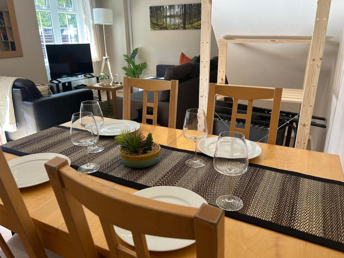The Canal House Summer Getaway Centre Bay With Parking *