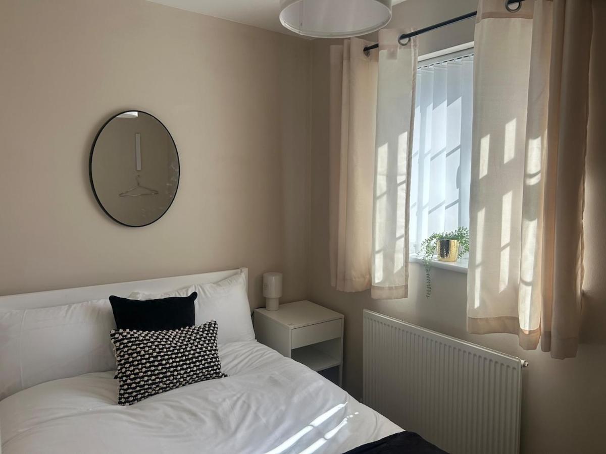 The Canal House Summer Getaway Centre Bay With Parking Holiday home *